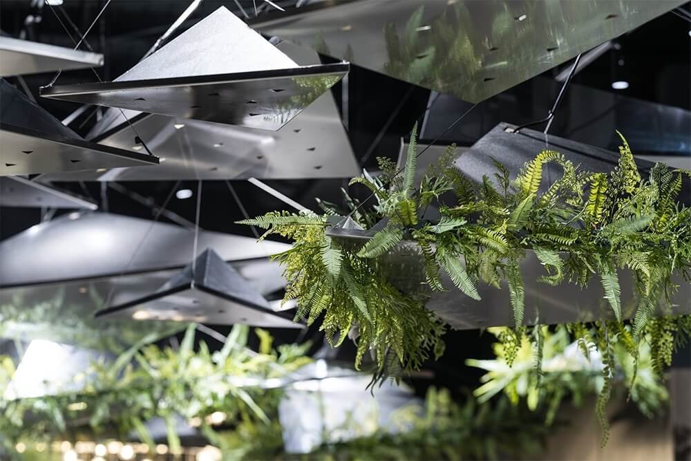 微觀元素與宏觀角度，體現截然不同的鍋物空間